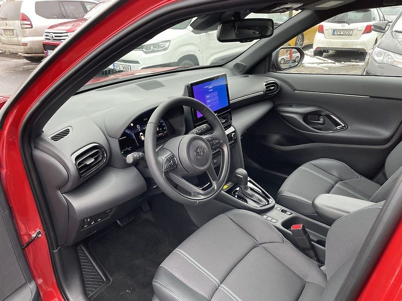 Toyota Yaris Cross 1.5 Hybrid 130k ODBĚR 10/2026 - fotka 13 z 32