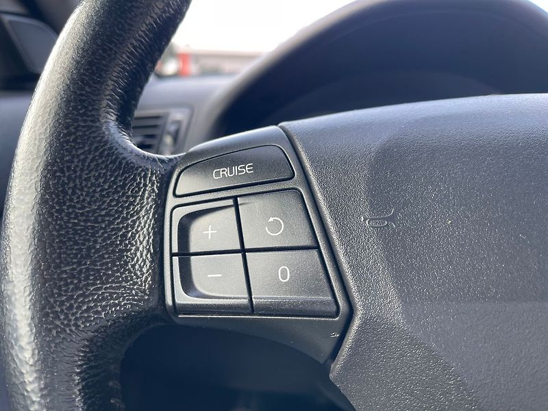 Volvo S40 1.6D 80kw*VYHŘEV.SED*NOVÁ STK* - fotka 28 z 31