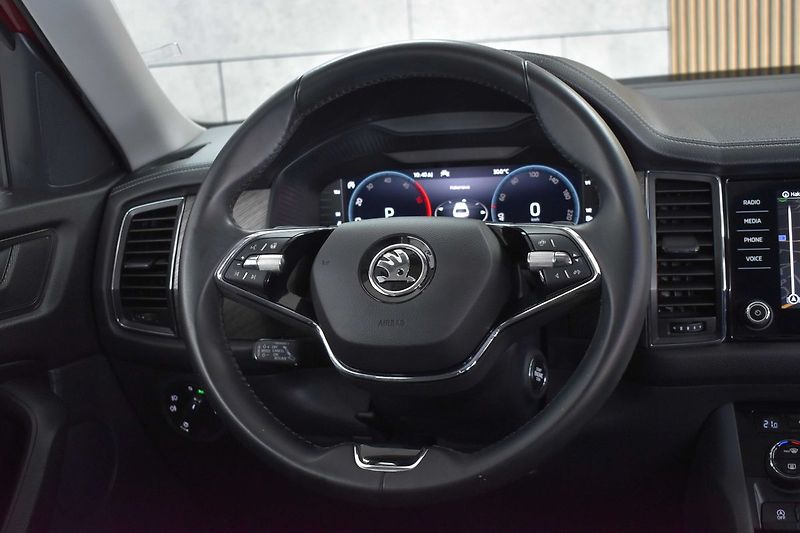 Škoda Kodiaq TDI 147kW 4x4*STYLE*TAŽNÉ*ČR 1 - fotka 18 z 42