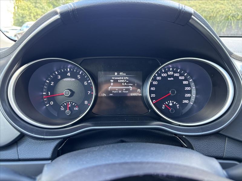 Kia Ceed 1,5 TGDi TOP ZÁRUKA TOP STAV - fotka 42 z 42