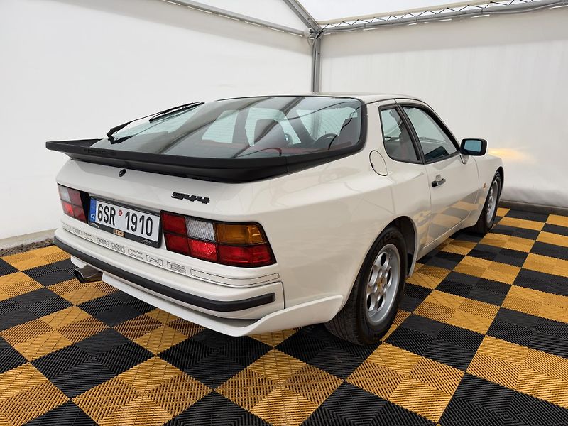 Porsche 944 - fotka 5 z 47