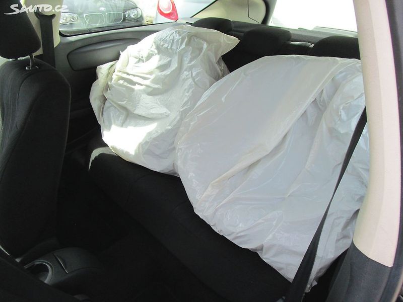 Citroën C4 1,6 - 88KW - NOVÁ STK+OLEJ - fotka 8 z 16