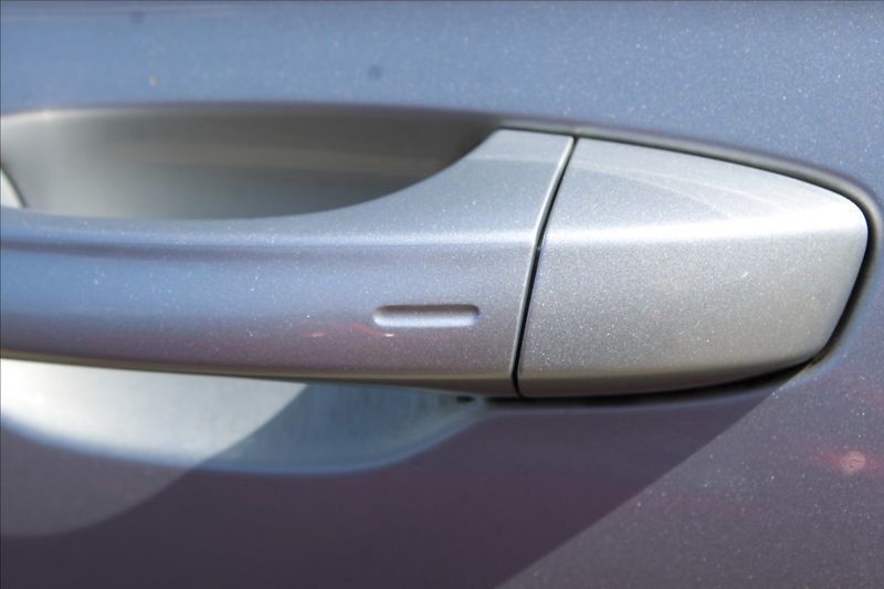 Škoda Superb 2,0 TDI  1.MAJ,A/T,4x4,STYLE - fotka 43 z 47