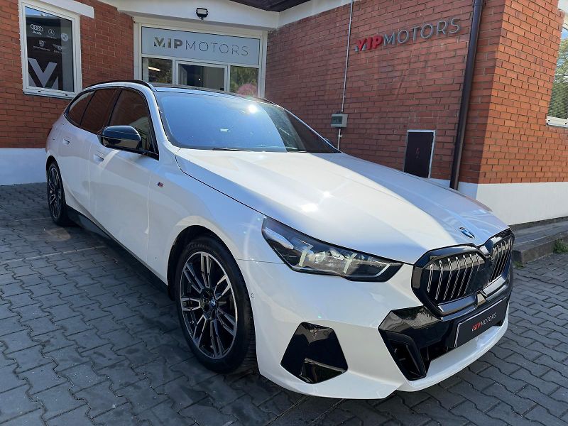 BMW Řada 5 520xD-M PAK-R20-PANO-H&K-TAŽ - fotka 9 z 33