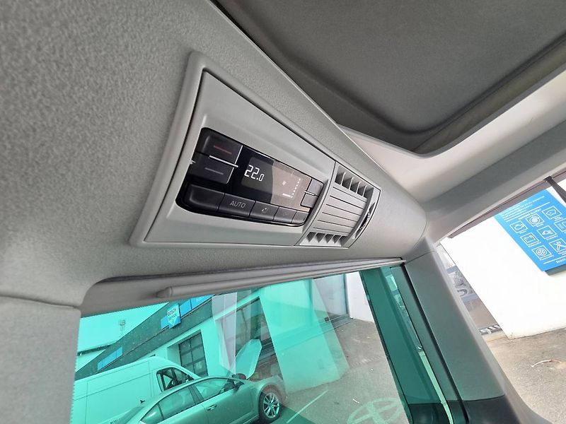 Volkswagen California 2.0 TDI DSG 4M Beach 7míst - fotka 29 z 75