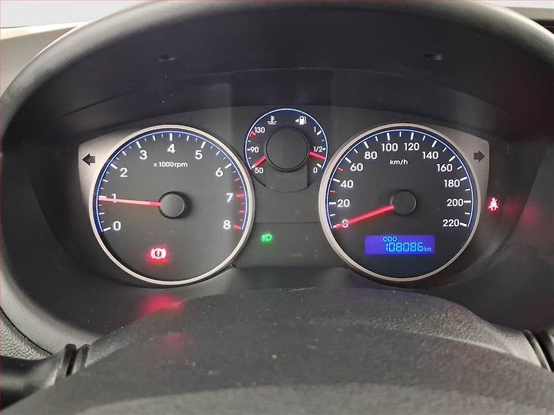 Hyundai i20 (2014) 1.2, Serv.kniha, Vyhř. sedaček - fotka 11 z 15