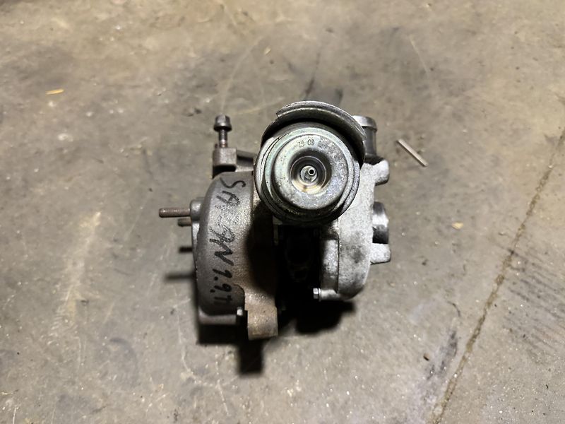 Volkswagen Sharan turbo 1.9tdi 66kw  - fotka 2 z 5