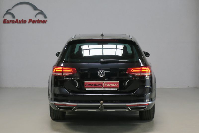 Volkswagen Passat Variant (2017) 2.0 TDI 176kW 4M. DSG Alltrack - fotka 3 z 50