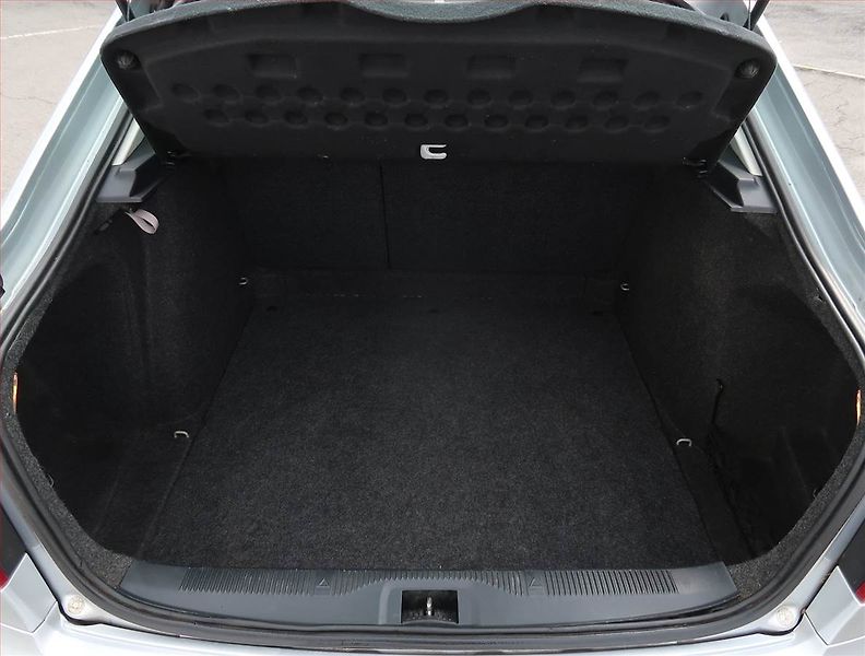 Škoda Octavia (2010) Ambiente 1.6 TDI, Serv.kniha - fotka 13 z 15