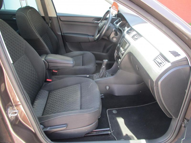 Škoda Rapid 1.6 TDi Edition - fotka 16 z 32