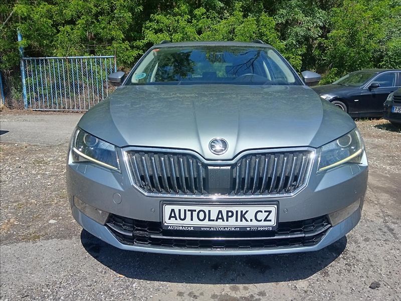 Škoda Superb 2,0 TDi  Ambition - fotka 2 z 23