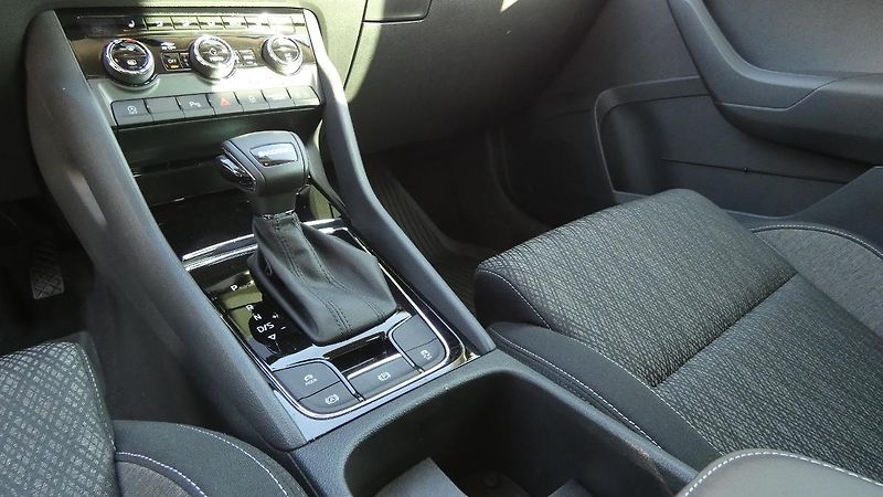 Škoda Karoq 1,5 TSI Style DSG - fotka 6 z 22