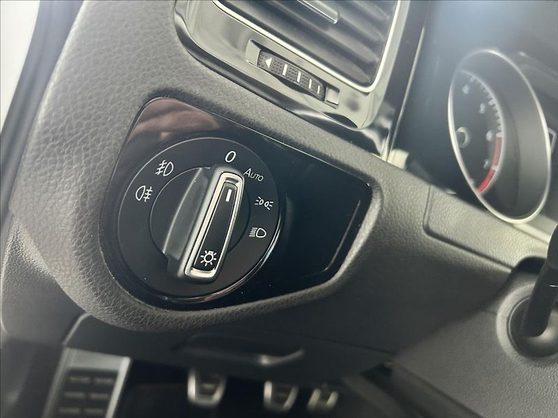 Volkswagen Golf 1,4   TSI 92kW,ALLSTAR,SERVISK - fotka 10 z 27