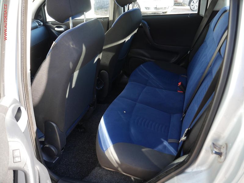 Fiat Stilo (2007) 1.6i, AC, park.čidla - fotka 9 z 15
