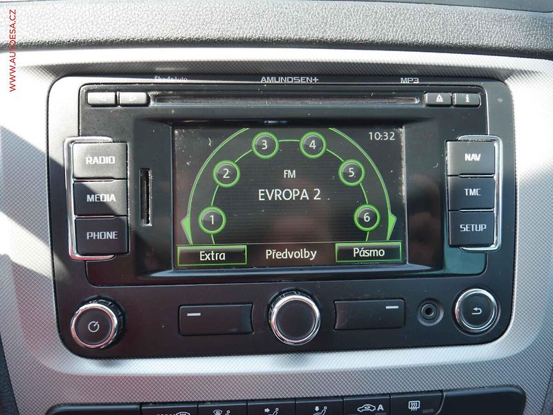 Škoda Octavia (2013) 2.0TDi, DSG, xenon, navi - fotka 11 z 14