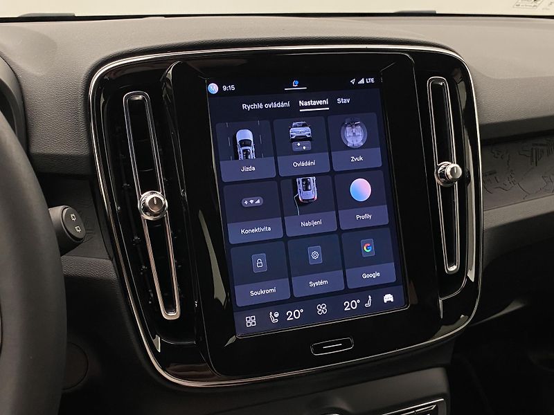 Volvo XC40 PURE ELECTRIC RECHARGE CORE  - fotka 44 z 55