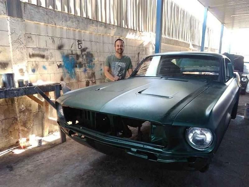 Ford Mustang ve filmu Bullittův případ.