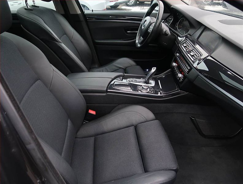 BMW Řada 5 (2013) 520d, Automat, Navi, Xenony - fotka 9 z 27