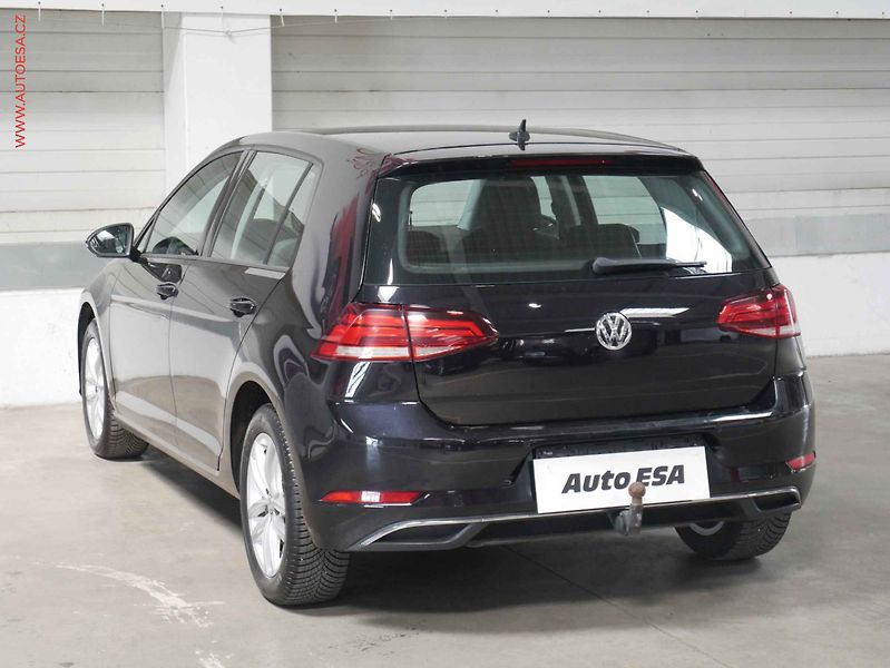 Volkswagen Golf (2019) 1.0 TSi, Comfortline, TZ - fotka 4 z 23