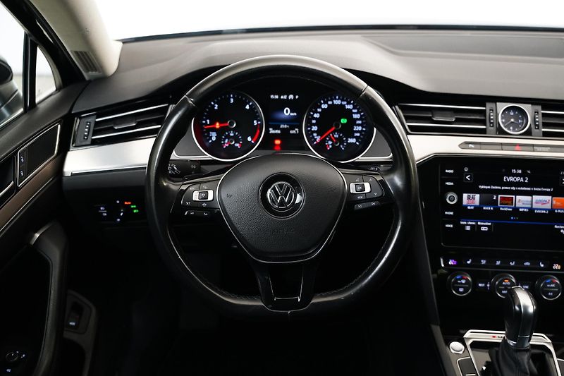 Volkswagen Passat - fotka 17 z 24