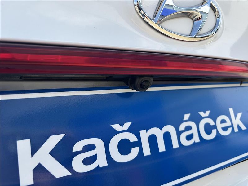Hyundai Santa Fe 2,2 CRDi Style 4x4 DCT 142kW - fotka 15 z 50