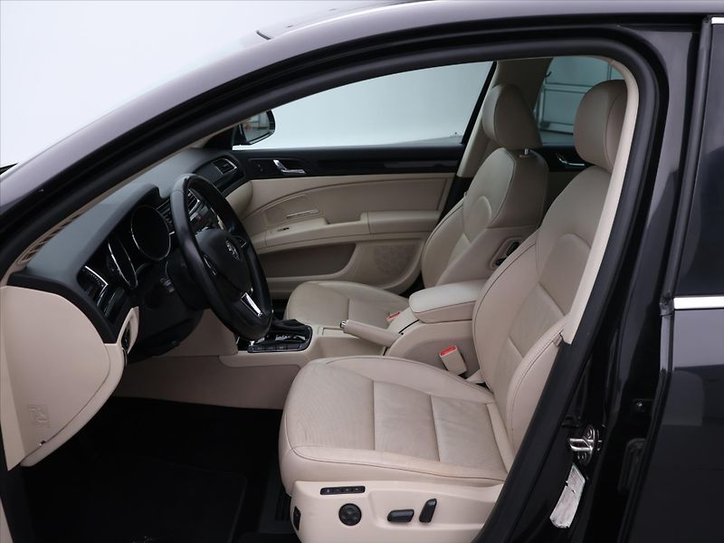Škoda Superb 2.0 TDI 125kW DSG Elegance Kuž - fotka 11 z 26