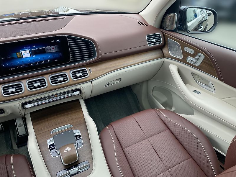 Mercedes-Benz GLS Maybach GLS 600 4M - fotka 11 z 28