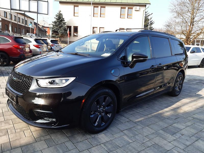 Chrysler Pacifica (2019) 3,6L V6 Hybrid,Plus, DVD,tažné - fotka 3 z 38