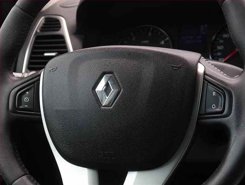 Renault Laguna (2012) 2.0 dCi, Automat, Serv.kniha - fotka 20 z 20