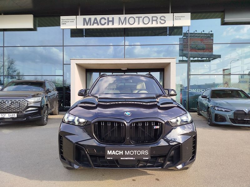 BMW X5 M60i - fotka 4 z 29