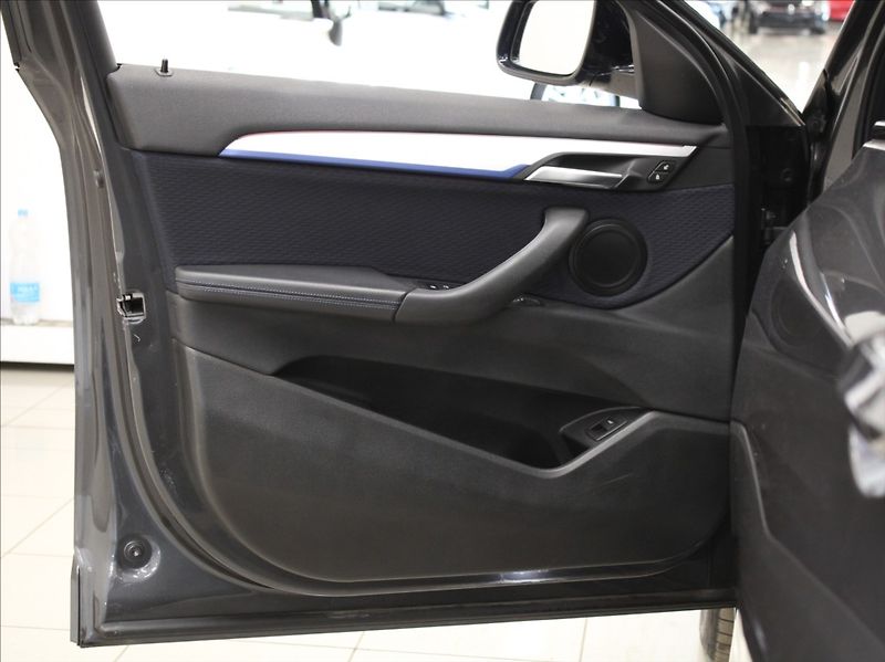BMW X2 1,5 18i AT M-Paket 1.maj.ČR - fotka 18 z 27