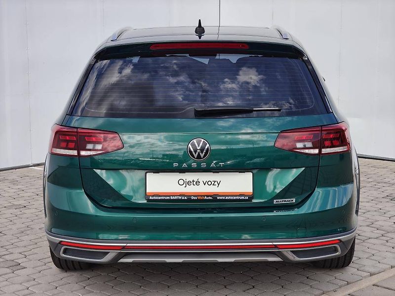 Volkswagen Passat Alltrack 4Motion DSG 2,0TDI - fotka 24 z 25