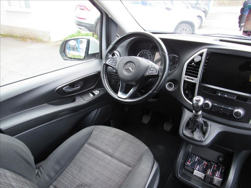 Mercedes-Benz Vito 2,1 d 114CDi 100KW 8 míst - fotka 14 z 28