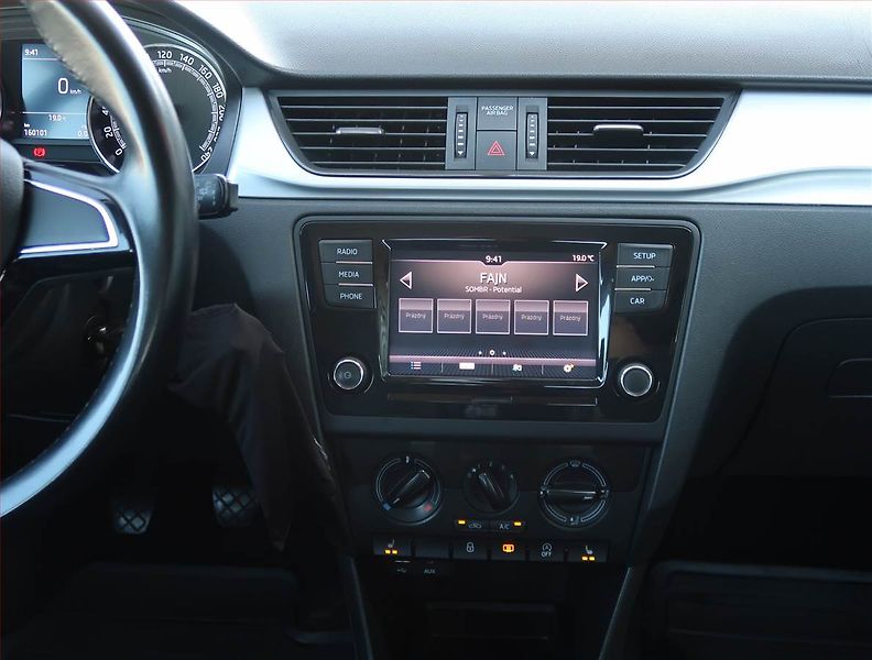 Škoda Rapid (2017) 1.0 TSI, Park. senzory - fotka 12 z 19