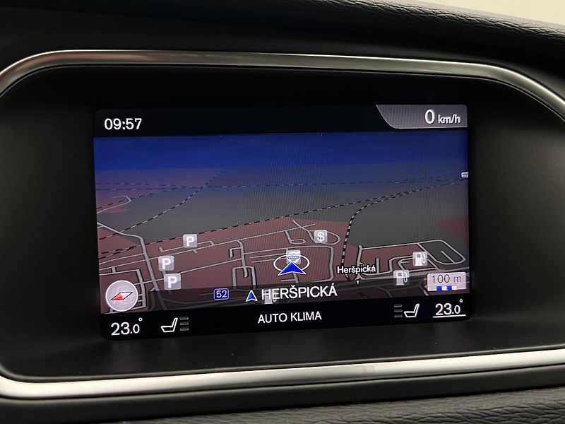 Volvo V40 D2 MOMENTUM MAN - fotka 25 z 38