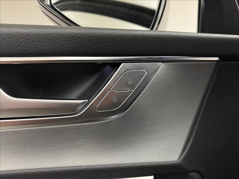 Audi S6 3,0 55TDi 257kW ACC AIR Q TZ - fotka 31 z 50