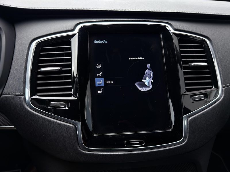 Volvo XC90 D5 AWD R-DESIGN PRO // VZDUCH  - fotka 32 z 60
