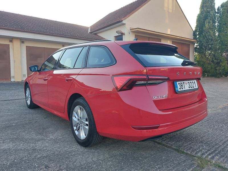 Škoda Octavia 2,0 TDi 85kw Ambition Plus - fotka 6 z 16