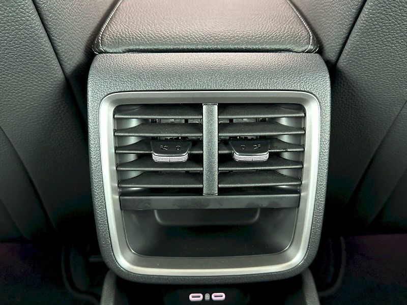 Škoda Octavia (2025) 1.5TSI 110kW Exclusive Selecti - fotka 29 z 33