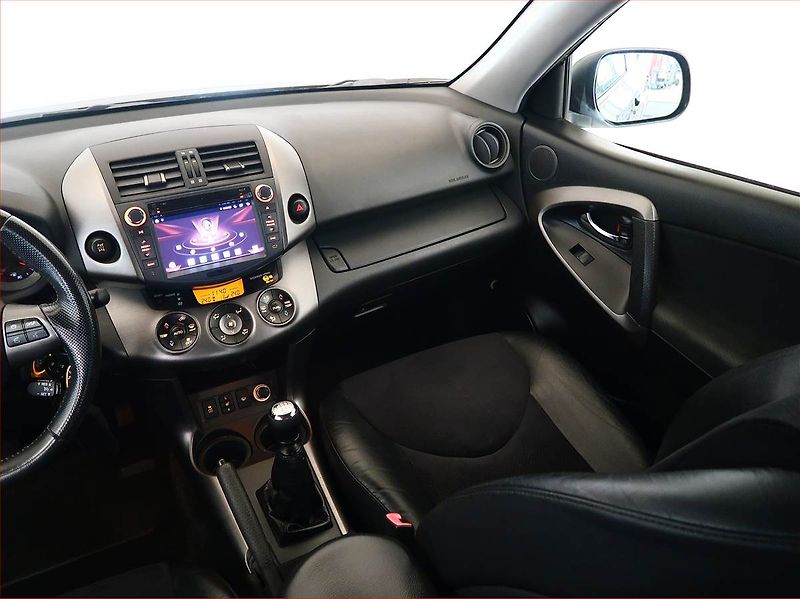 Toyota RAV4 (2011) 2.2 D-4D, 4X4, Tempomat - fotka 8 z 17