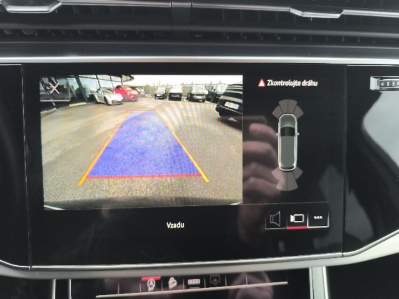 Audi Q7 3.0TDi S-Line - fotka 14 z 25