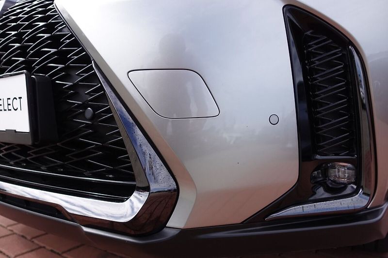 Lexus UX 300h UX300h F SPORT Design - fotka 34 z 36