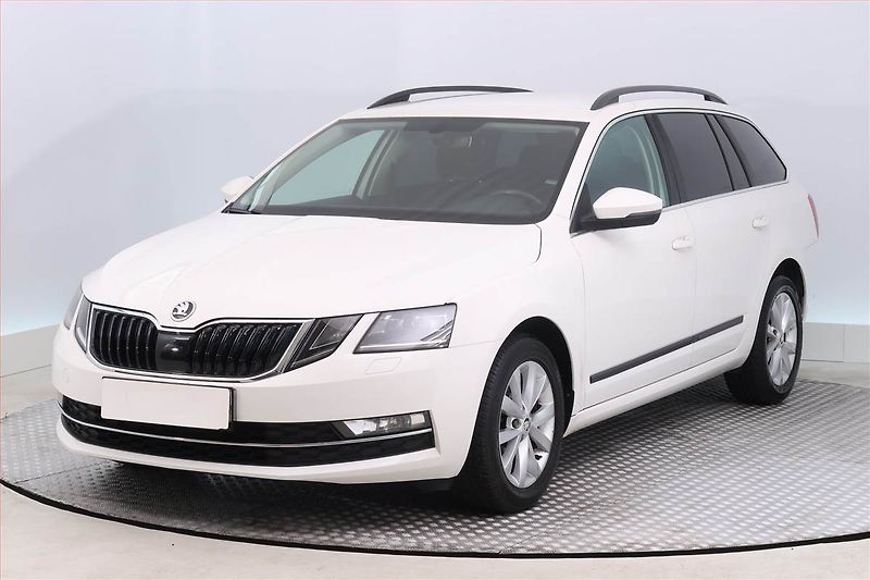 Škoda Octavia (2018) Style Plus 1.6 TDI, Tempomat - fotka 2 z 18