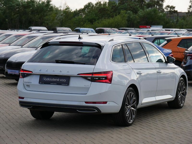 Škoda Superb - fotka 2 z 25