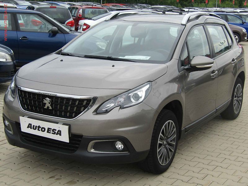 Peugeot 2008 (2017) 1.2 i, 1.maj,ČR, AC, výhřev - fotka 3 z 17