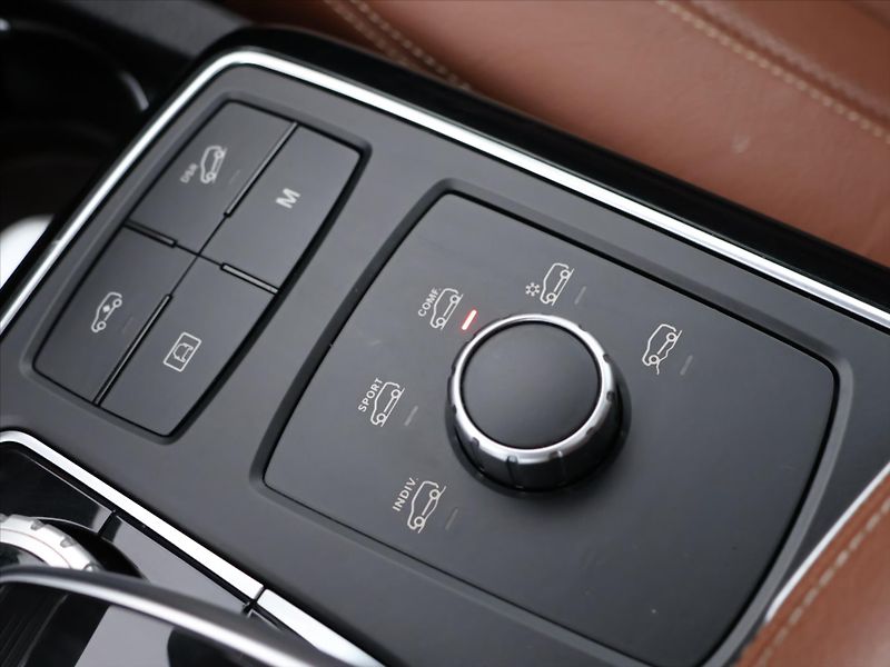 Mercedes-Benz GLS 3,0 350d 190kW AMG 4M CZ DPH - fotka 32 z 42