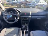Škoda Octavia (2006) 1,6 MPI 75 KW KILOMETRY - náhled 21