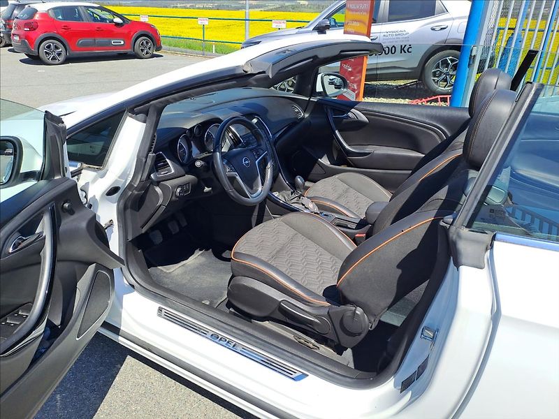 Opel Cascada 2,0 CDTI 121kW KABRIOLET - fotka 5 z 18