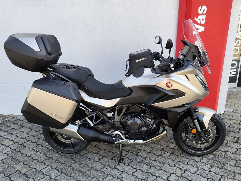 Honda NT 1100 Top Box - fotka 2 z 12
