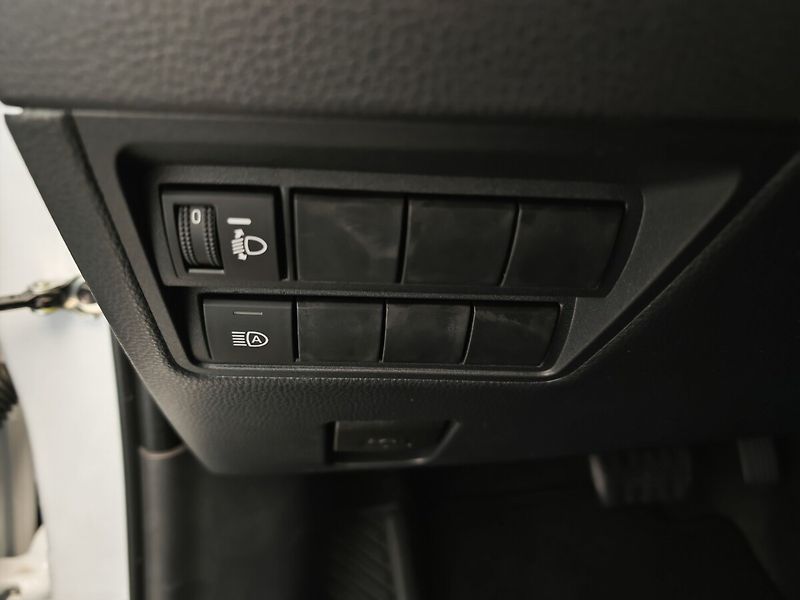 Toyota Yaris 1.5 Hybrid Comfort - fotka 21 z 28